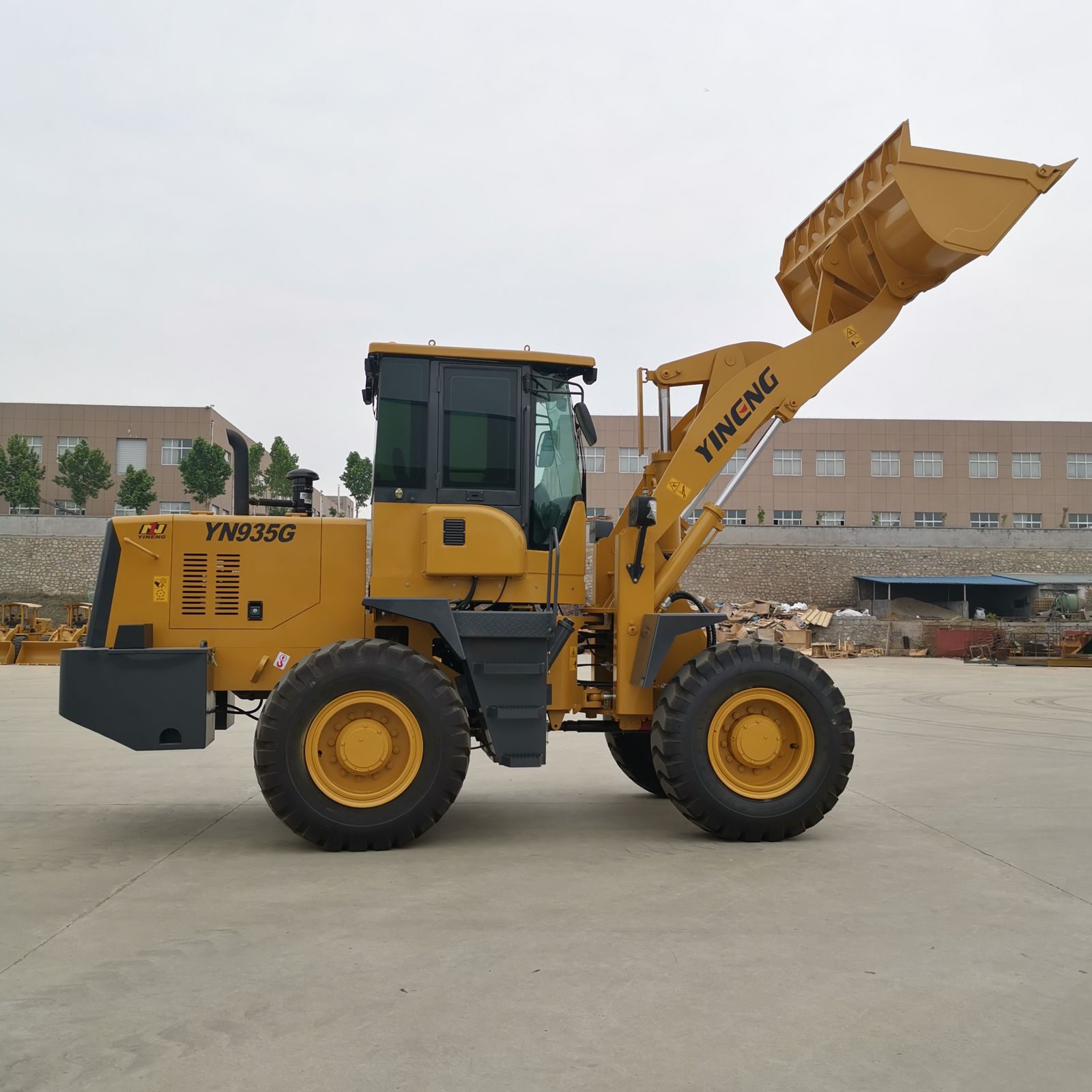 Yineng wheel loader working on site
